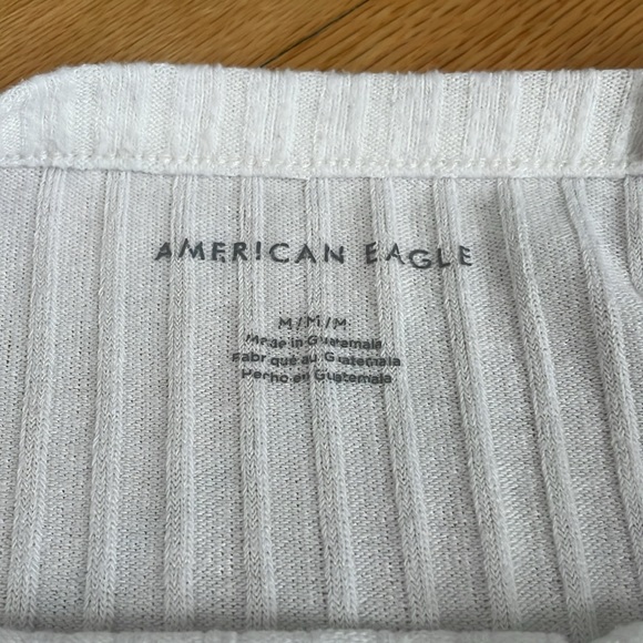 American Eagle ribbed white tank top, slightly cropped - Picture 3 of 3